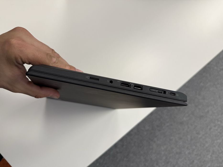 ThinkPad T14 Gen 2i IMPECABIL – i7, 16GB RAM, 1TB SSD, baterie 58 cicluri
