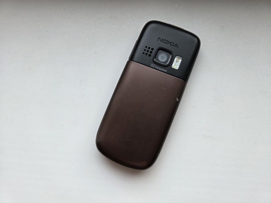 Nokia 6303i - telefon cu butoane