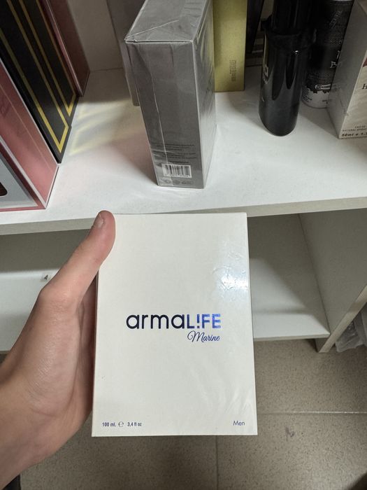 Продавам парфюми