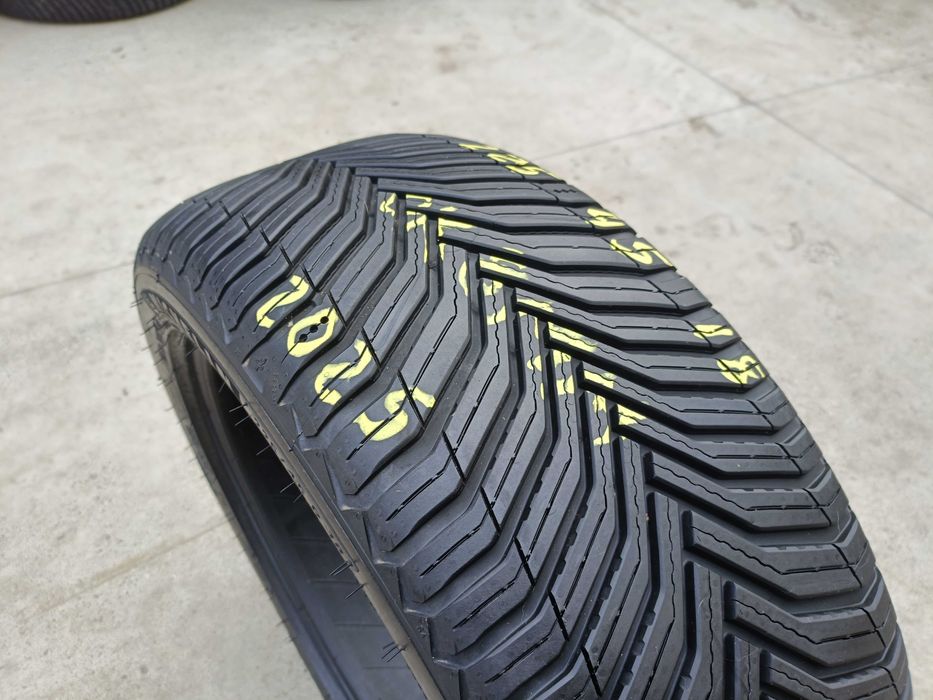 O anvelopa 225 45 18 Michelin CrossClimate 2 profil 8 mm dot 2025