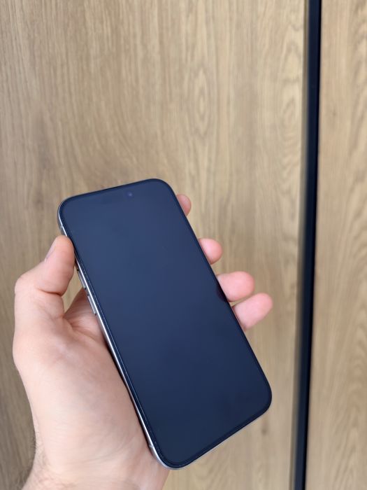 iPhone 15 Pro- Natural Titanium