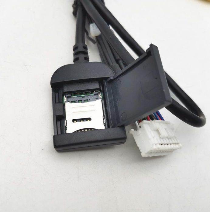 Cablu RCA / AUX-In/Out cu interfata 20 pini si slot de SIM 4G.