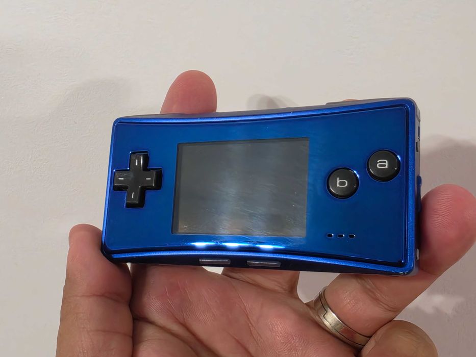 Rar Ninendo Gameboy Micro cu Pokemony Ruby English