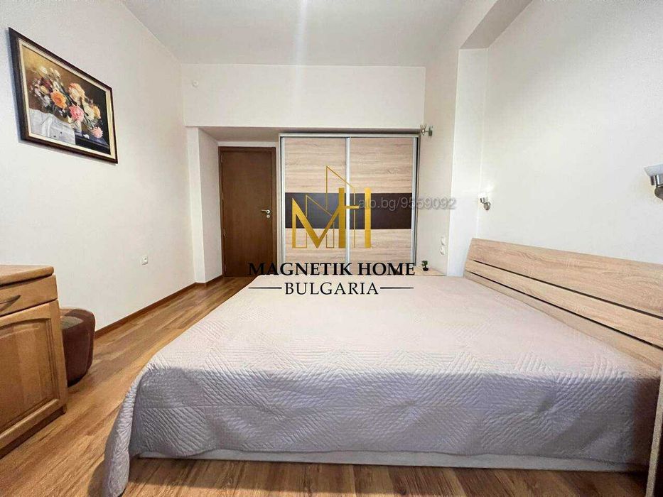 Брилянтен двустаен апартамент с паркомясто на метри от морската