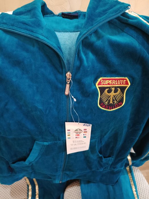 Продажа спортивного костюма