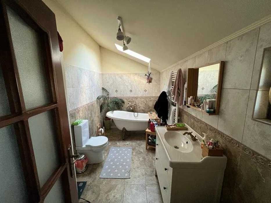 Inchiriere Casa Chiscani