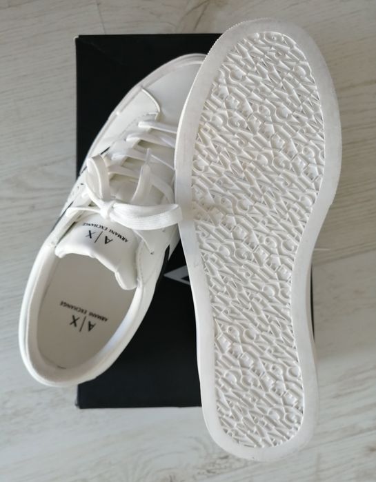 Продавам мъжки сникърси Armani Exchange 41 номер