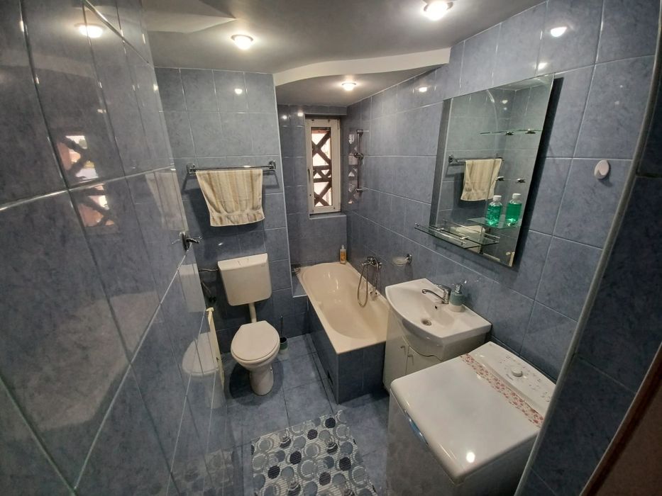 Inchiriez Ap 2 camere 7 Noiembrie