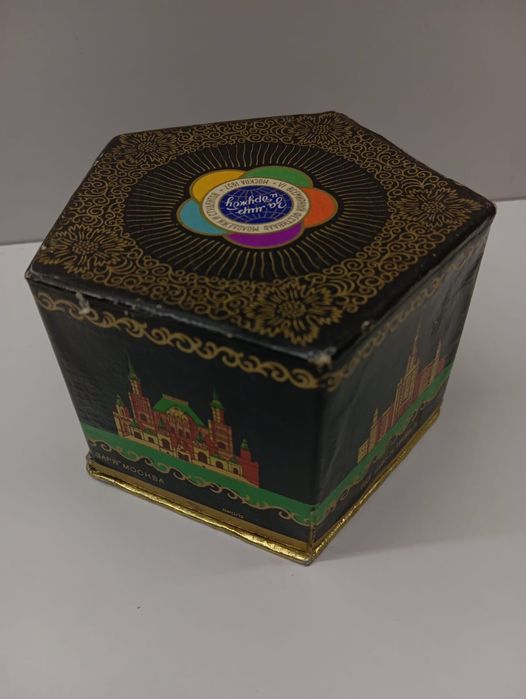 Ретро винтидж парфюм