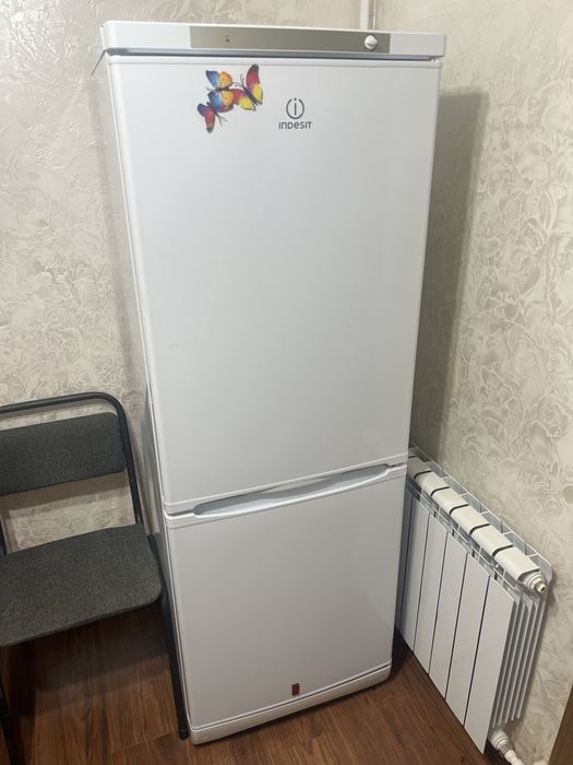 Продам Холодиллник Indesit