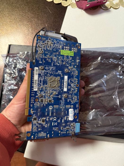 Gigabyte windforce GV-R785WF2-2GD