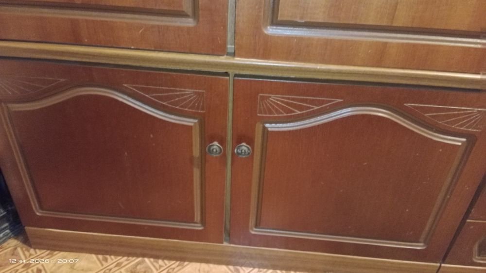 Продам шкаф вместительный