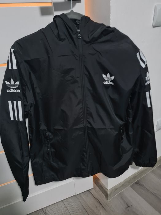 Geacă Adidas bărbați de primăvară!