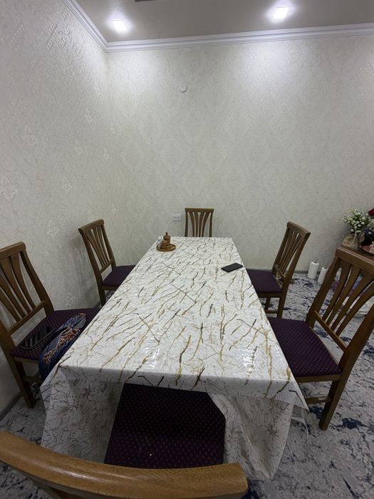 6 ta stulli ovqatlanish stoli sotiladi
