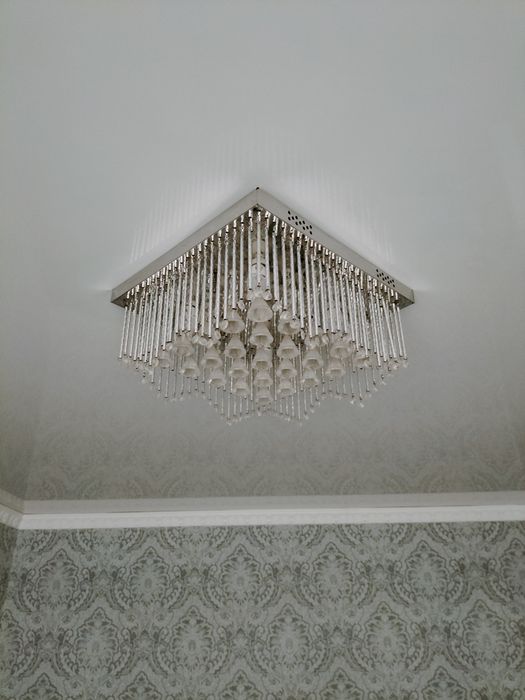 Продам люстры в отличном состоянии