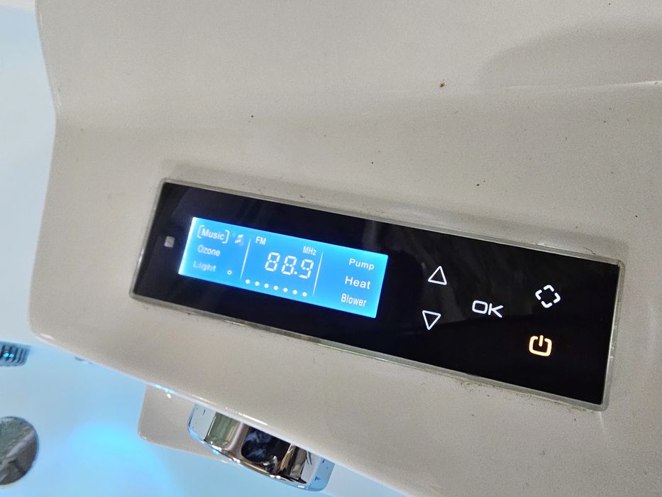 Хидромасажна Вана (Джакузи) с Подгрев до 45°  1.39х1.39