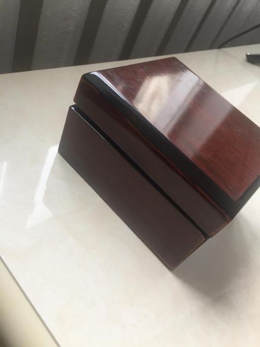 Продам золотые часы