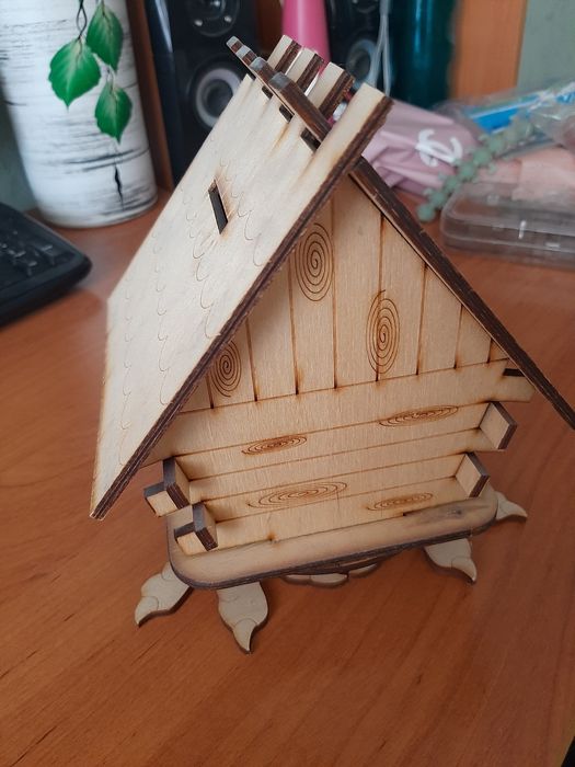 Сувенирная копилка в виде Избы