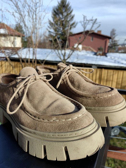 Дамски обувки  от естествени материали