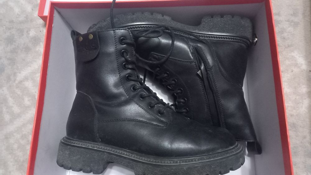 Продам кожаные ботинки