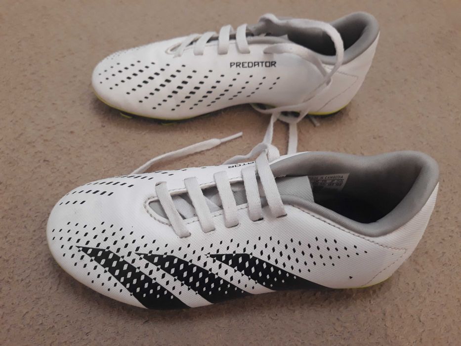 Детски бутонки Адидас