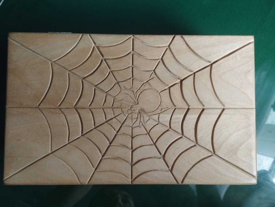 Шкатулка из дерева (ручная работа)