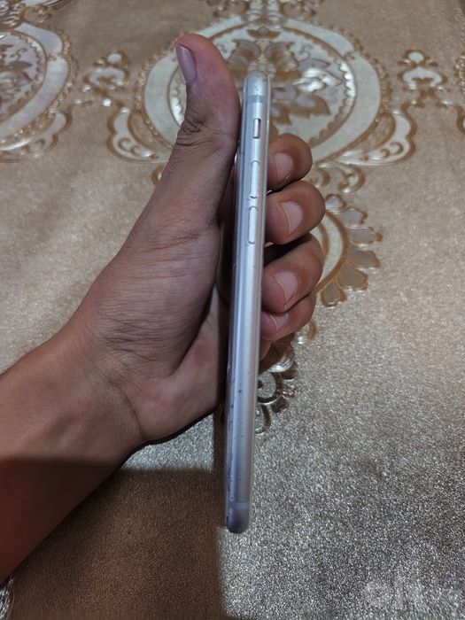 Iphone 8 batareya 69 tur ton atp ishlidi aybi krishka arqa kamera xira