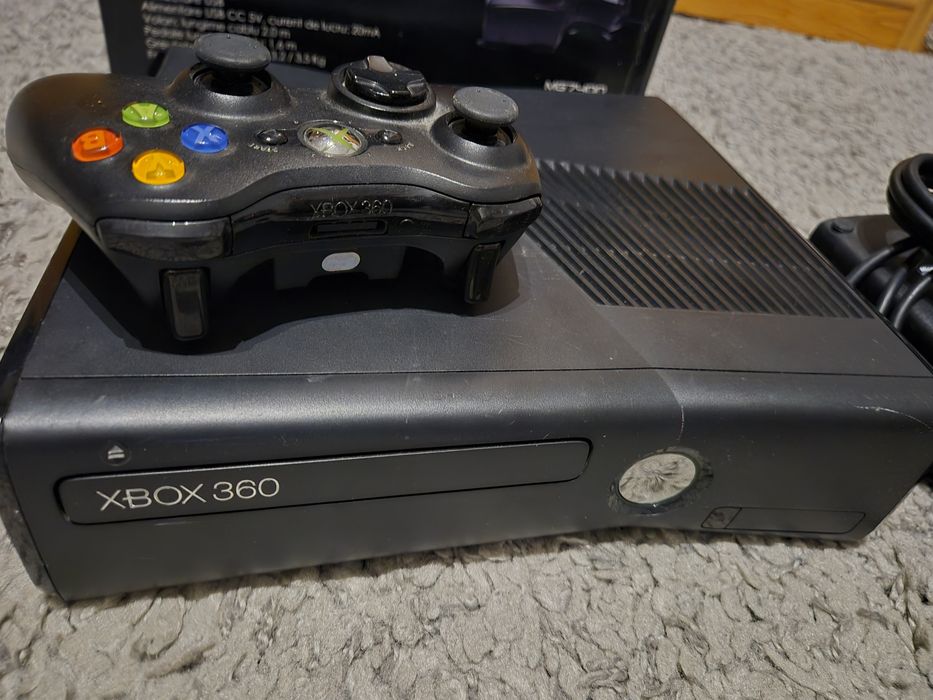 XBOX360 consola XBOX 360 slim + 1 joc bonus Resident Evil 5