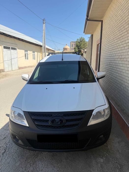 Lada Largus sotiladi