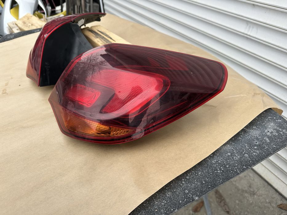 Opel Astra стопове за комби 2009-12