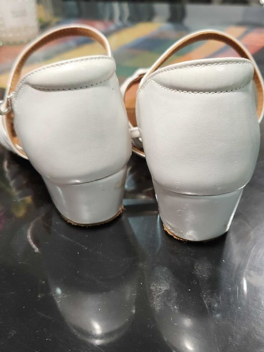 Обувки за танци бели-балеринки номер 30