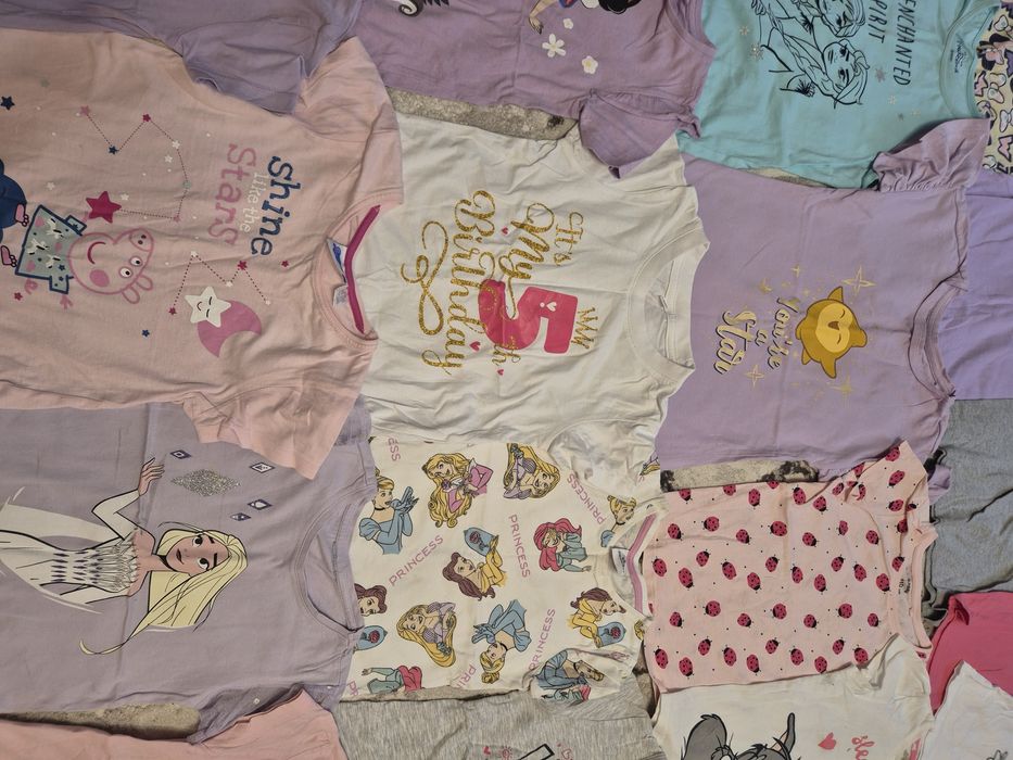 Lot tricouri 4-5ani. Stare foarte buna.