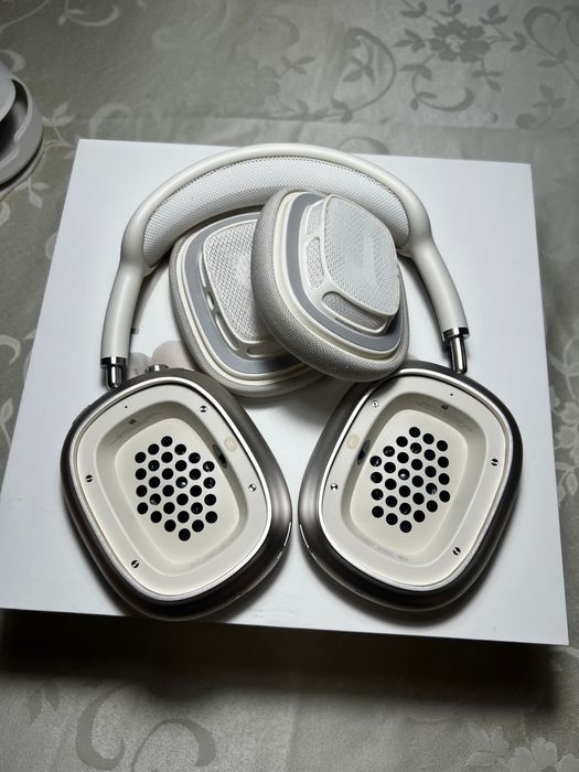 Airpods Max Starlight