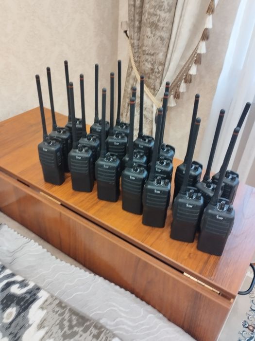 партия рации ICOM F-16