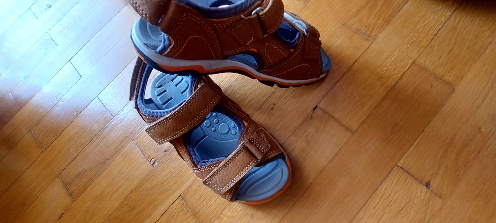 Детски сандали кожени