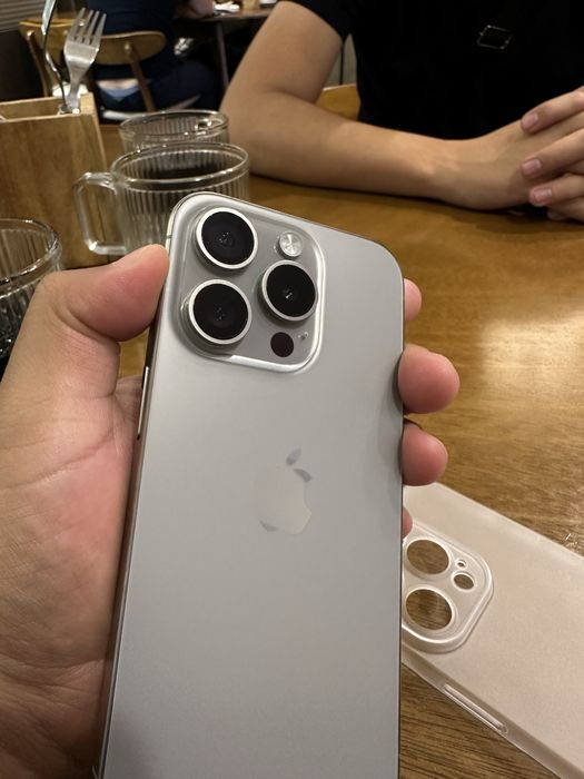 Продаю Iphone 15 pro