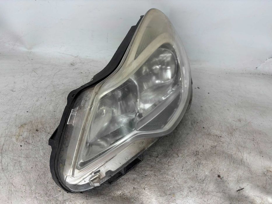 Far stanga/dreapta Opel Corsa d an 2012