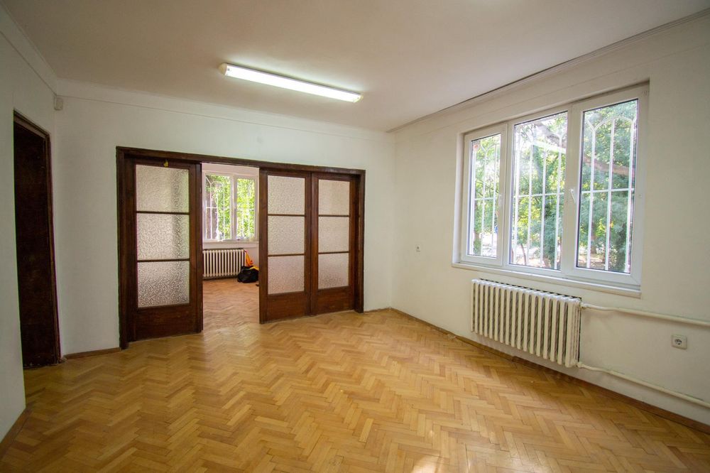 Дава се под наем Къща в София, Хаджи Димитър - 300 кв.м за 2200 € - Снимка #2