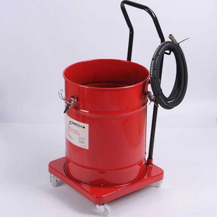 НЕМСКА Пневматична система за гресиране 40л STAHLMAYER + ЛЕД ФЕНЕР