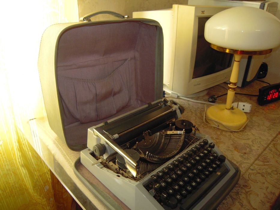 Винтажная пишущая машинка BUROMASCHINEN EXPORT GMBH, Mod. 30.