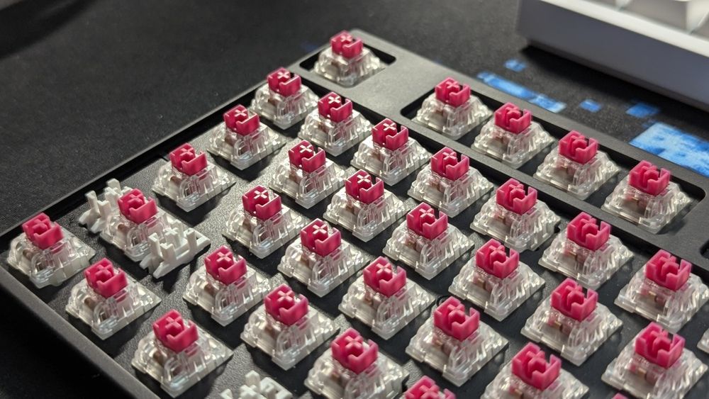 Продам премиальную механическую клавиатуру Varmilo VEM87 Panda R2