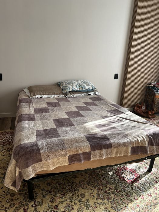 Продам кровать 160.200