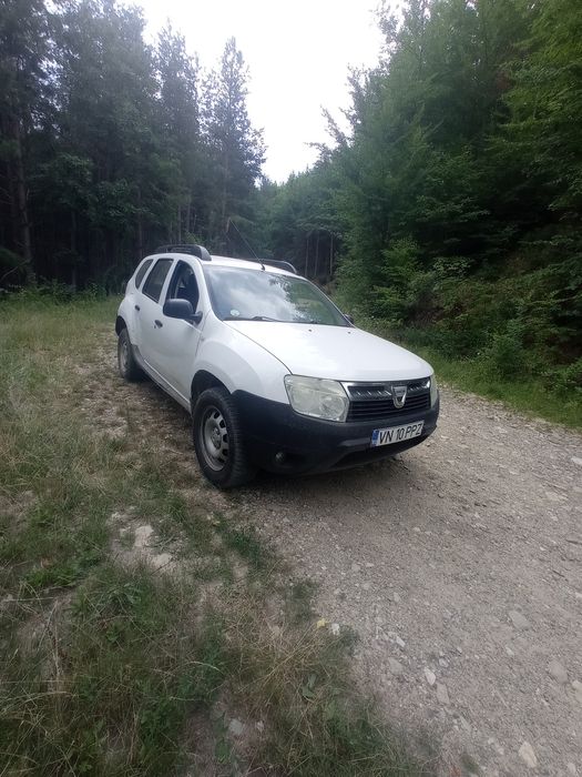 Vând Dacia Duster