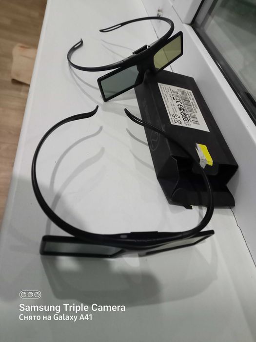 Продам двое  очков   3D