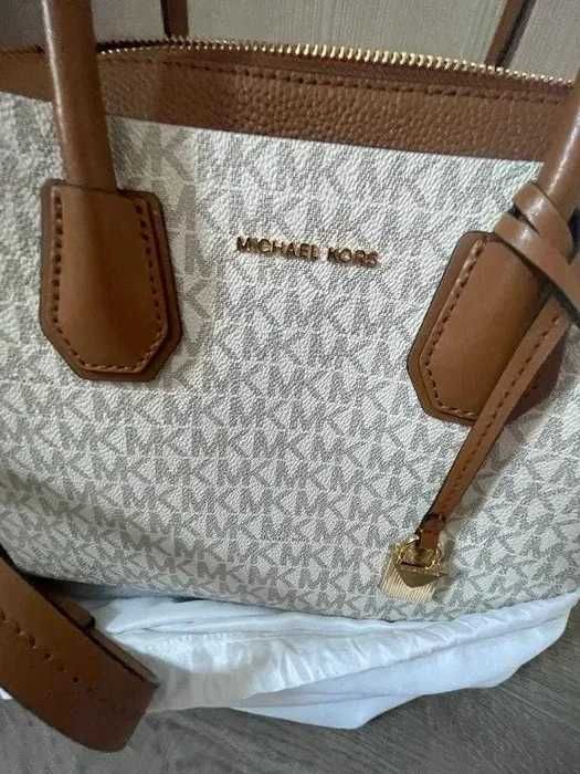 Geanta nouă Michael Kors Mercer, piele naturala, 31x23x12 cm, Bej/Maro