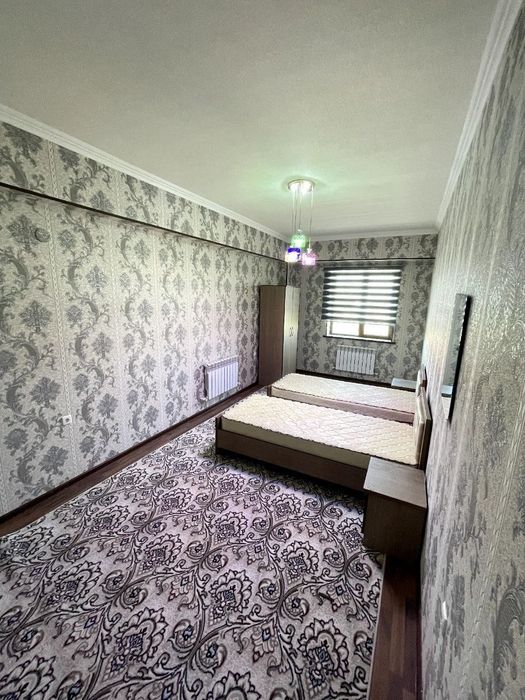 Азия гостиница олдида Янги курилган Дом.