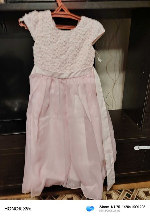 Продам нарядное платье