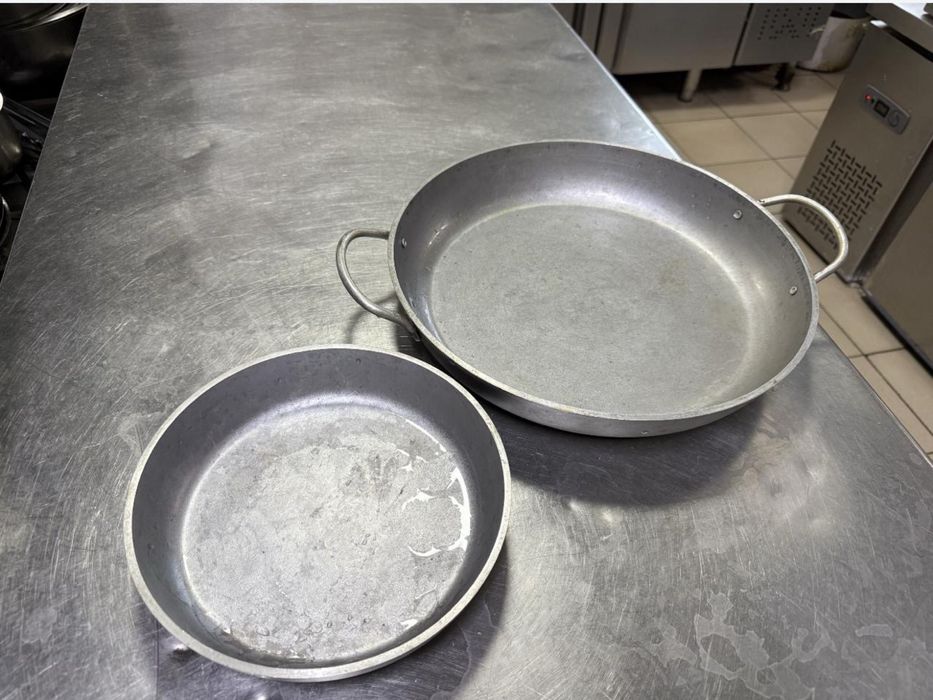 Продам чугунные сковородки