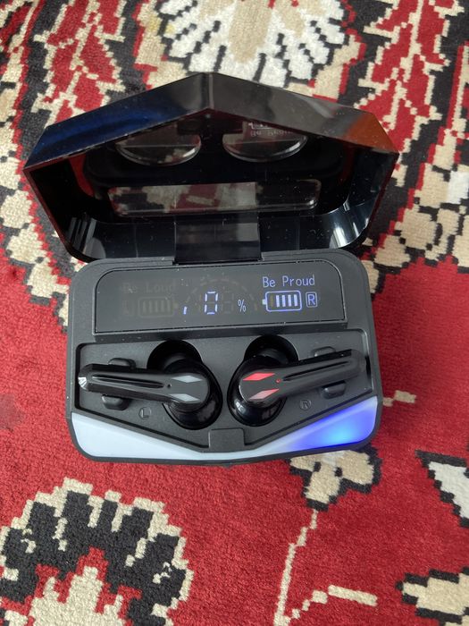 Продам наушники китайские