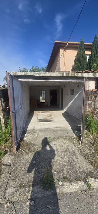 Продавам 2 къщи в Катуница
